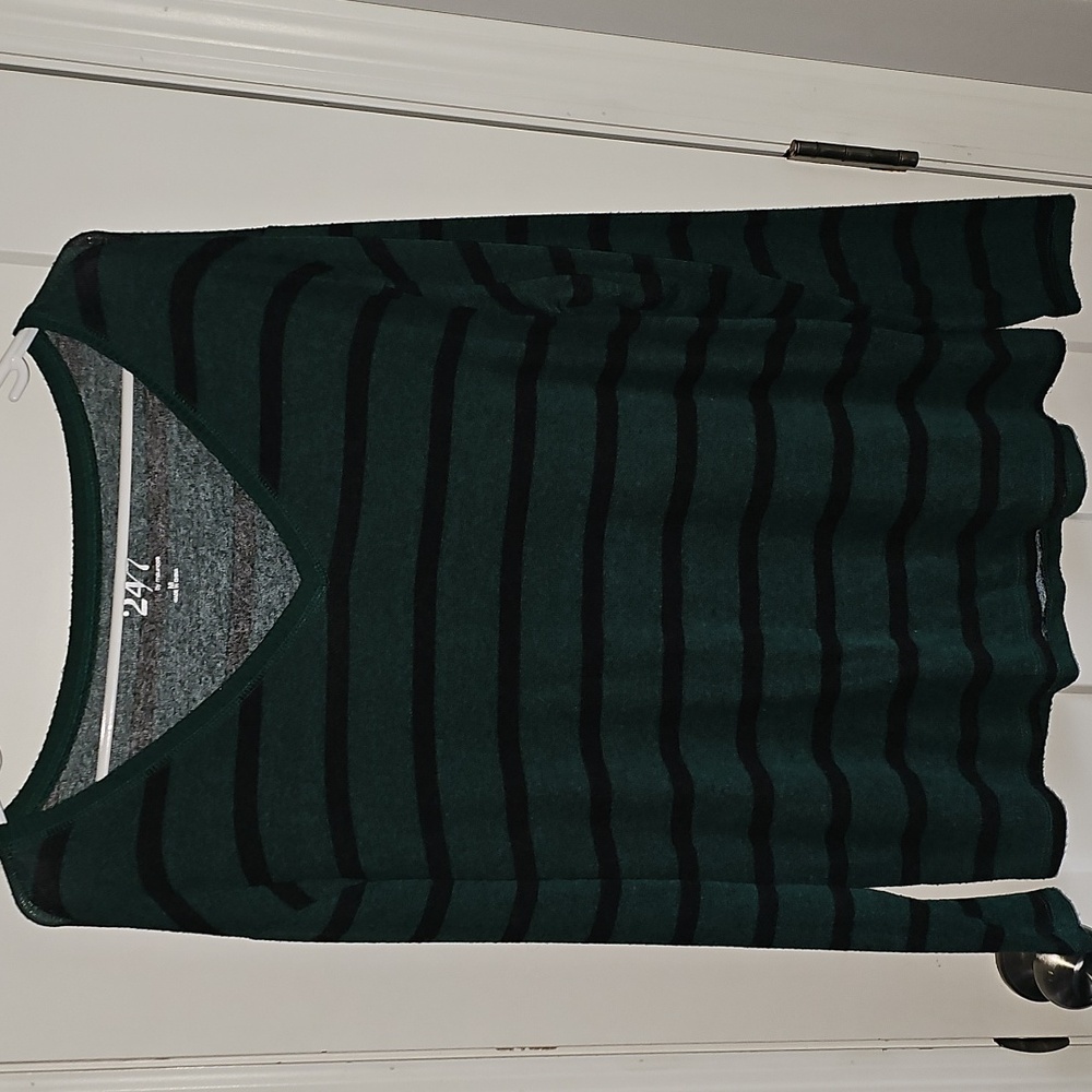 Womens like new green& black striped long sleeve shirt. Maurices 24/7. Sz med
